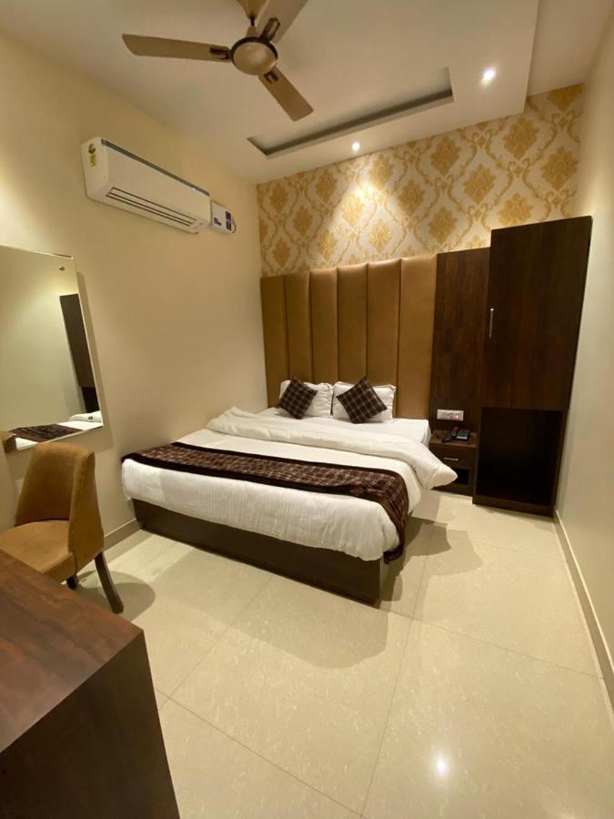 Hotel Blossom Inn Amritsar Ngoại thất bức ảnh