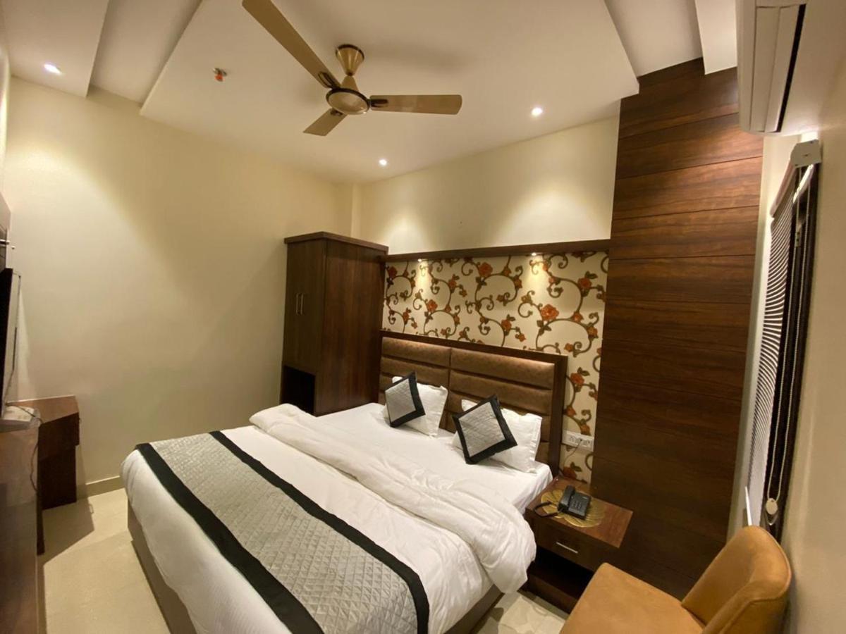 Hotel Blossom Inn Amritsar Ngoại thất bức ảnh