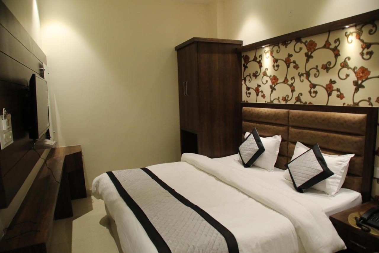 Hotel Blossom Inn Amritsar Ngoại thất bức ảnh