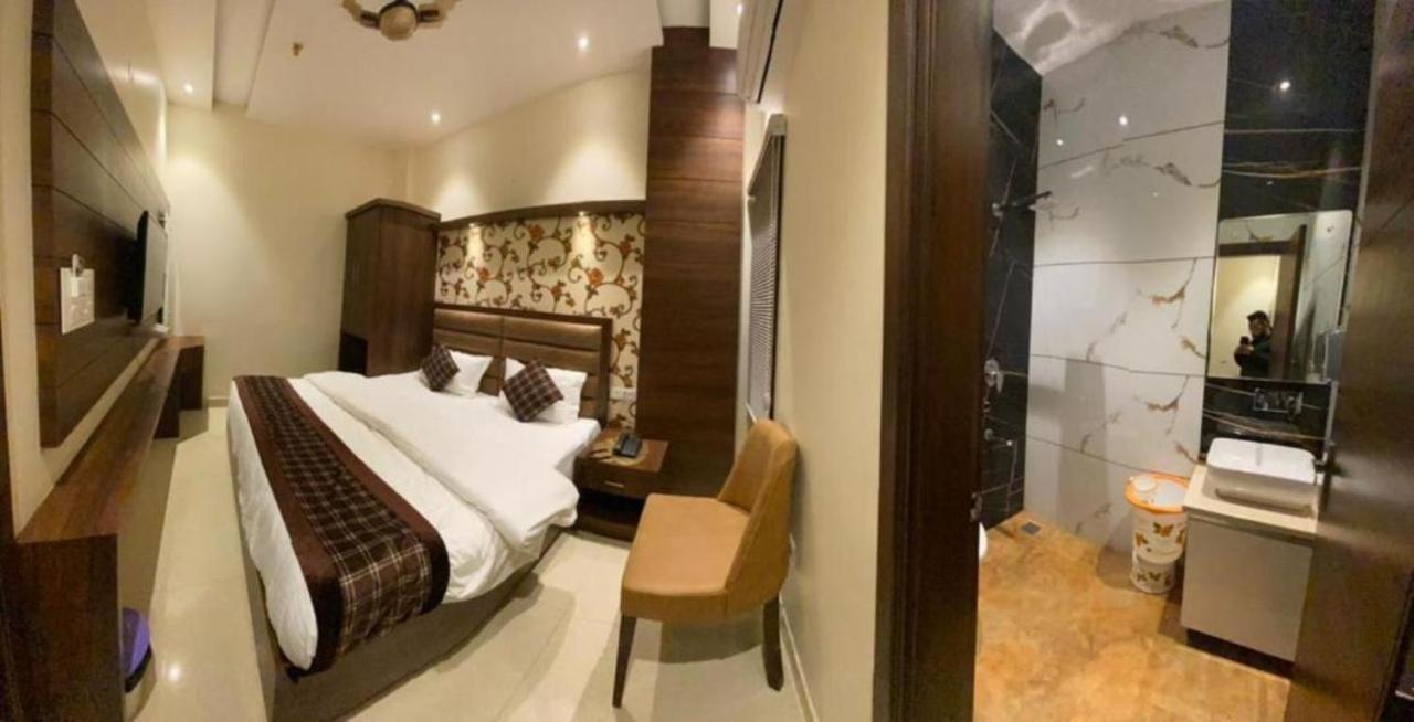 Hotel Blossom Inn Amritsar Ngoại thất bức ảnh