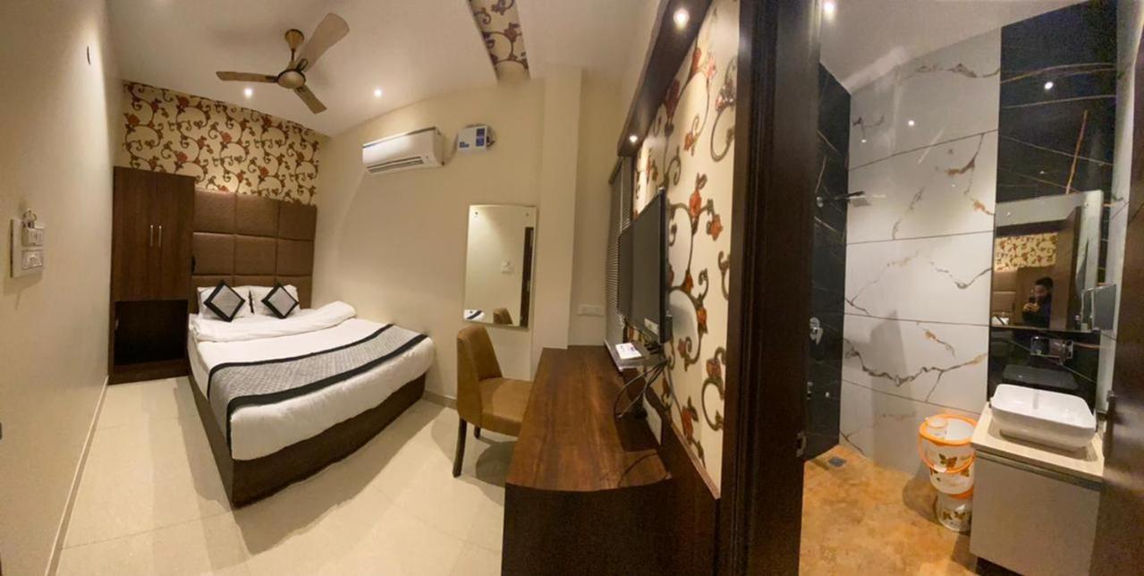 Hotel Blossom Inn Amritsar Ngoại thất bức ảnh